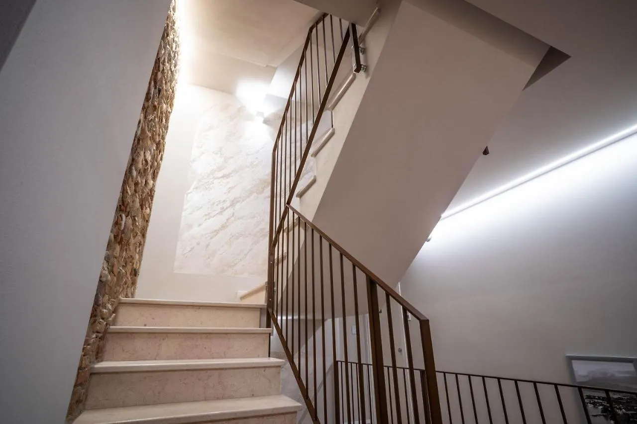Loft Roby Apartment Peschiera del Garda Italy