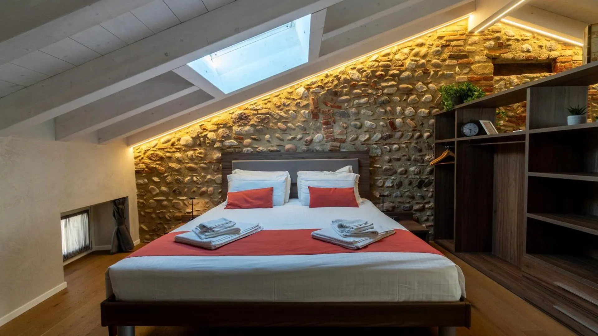 Loft Roby Apartment Peschiera del Garda 0*,